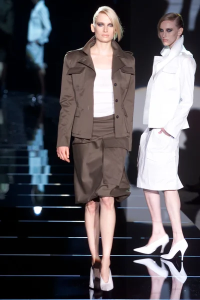 Look 32